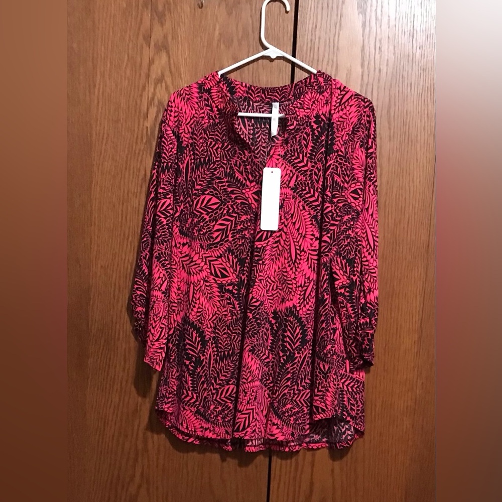 NWT Dear Scarlett Lizzy Size XL Red Floral Print Blouse - Lightweight Top
